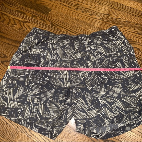 Mens XXL Columbia Swim, Hiking shorts tropical Pattern - Picture 4 of 10